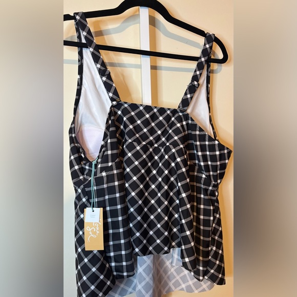 Stylish Black and White Checkered Women's Cropped Tankini-size 3X - Picture 2 of 7
